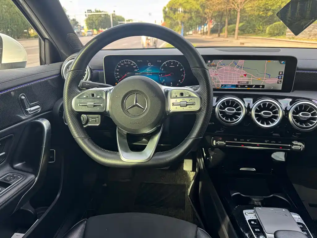 Mercedes-Benz A-Class — миниатюра 11