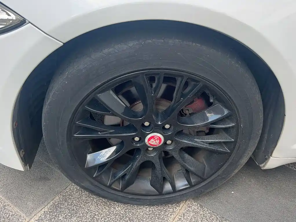 Jaguar XF — миниатюра 22