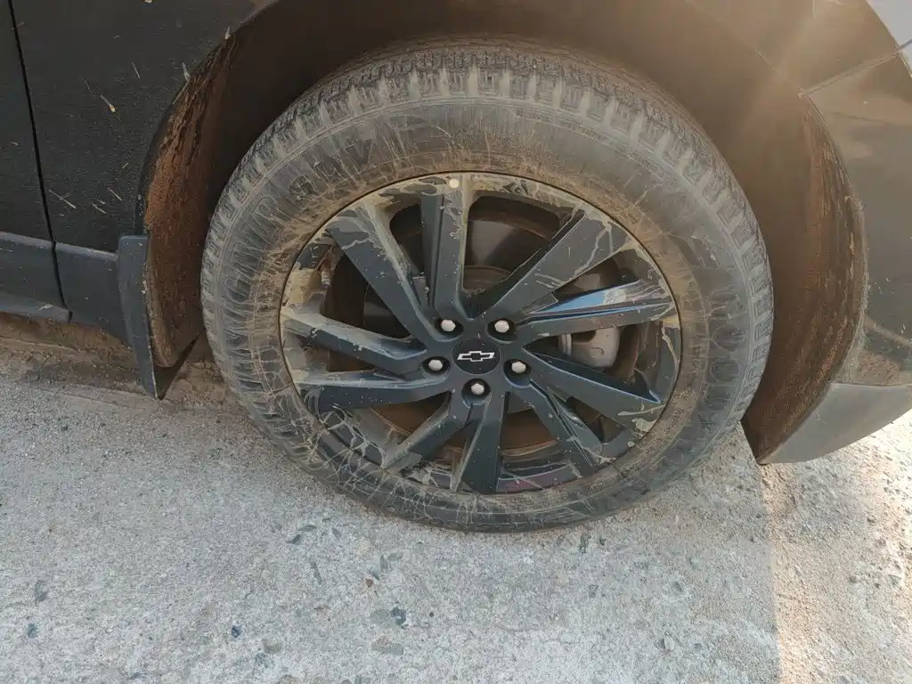Chevrolet Equinox — миниатюра 24