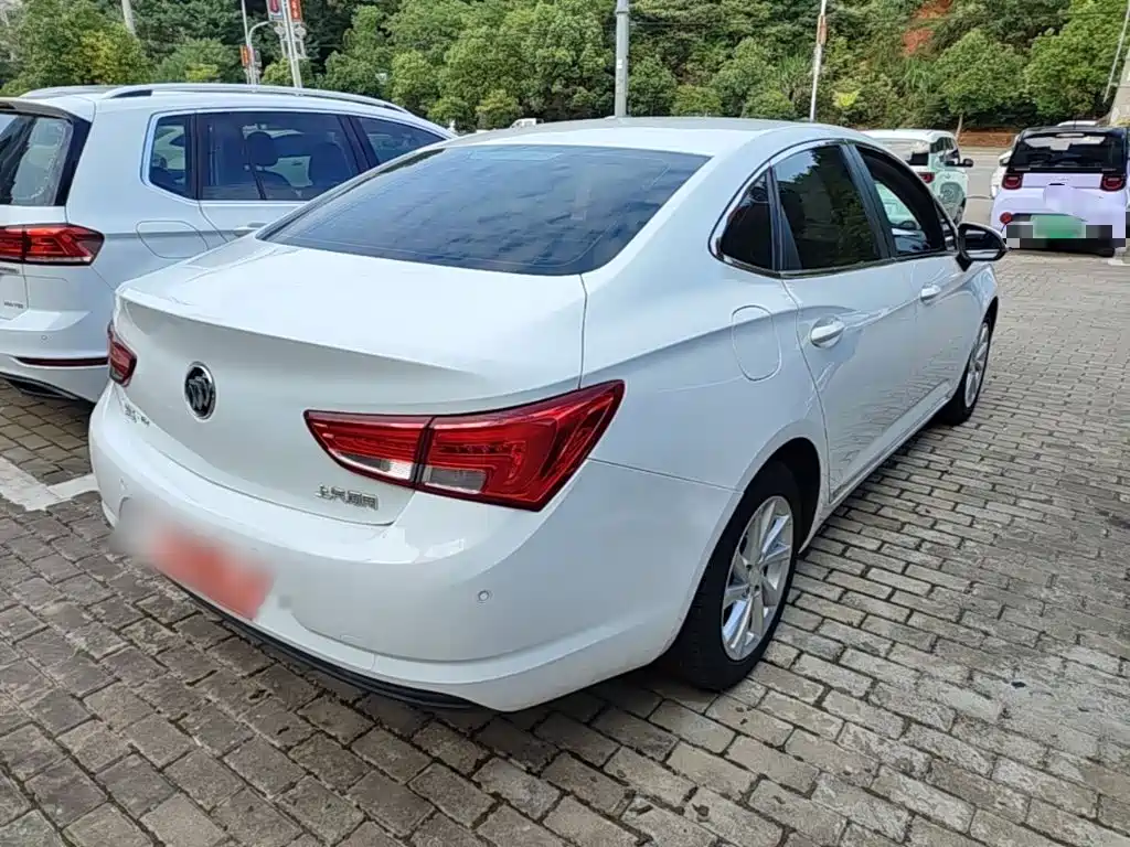 Buick Verano — миниатюра 7