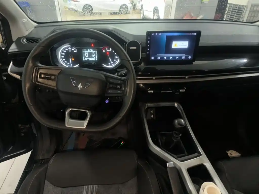 Wuling Jiachen — миниатюра 10