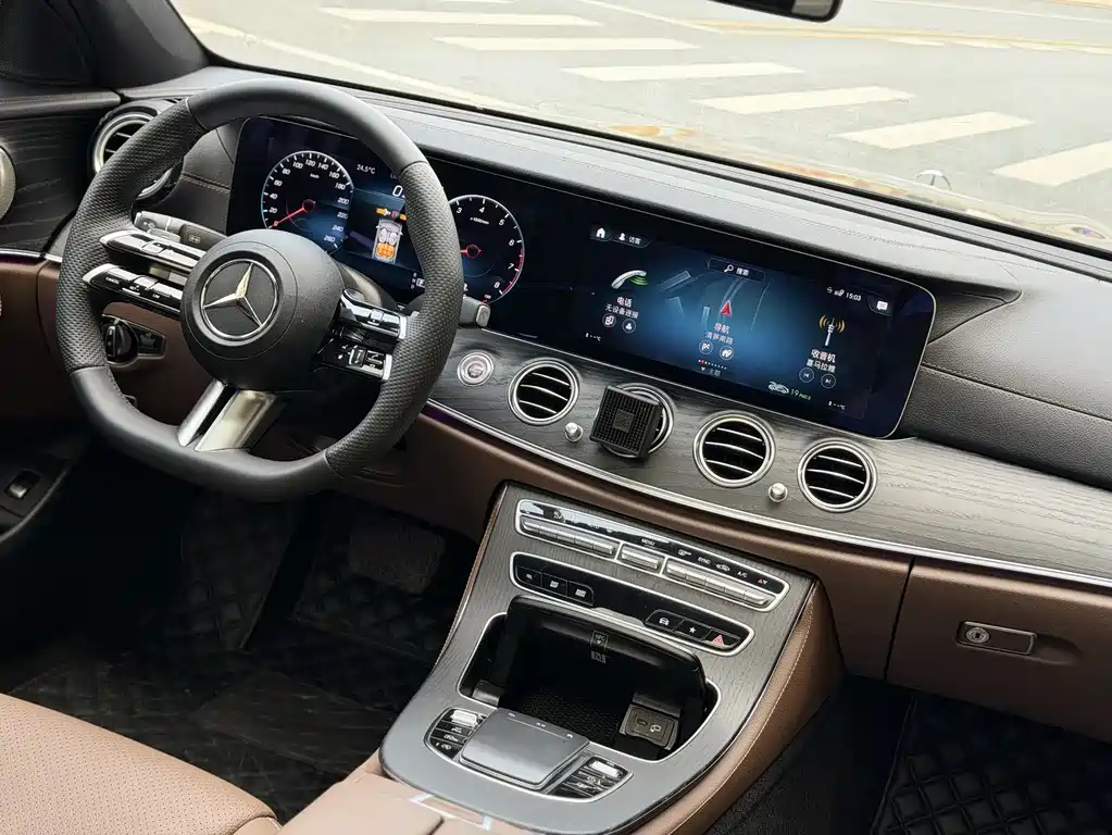 Mercedes-Benz E-Class — миниатюра 6