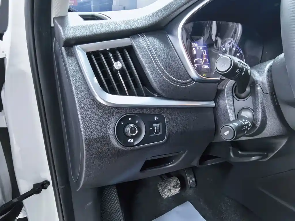 Roewe RX5 — миниатюра 23