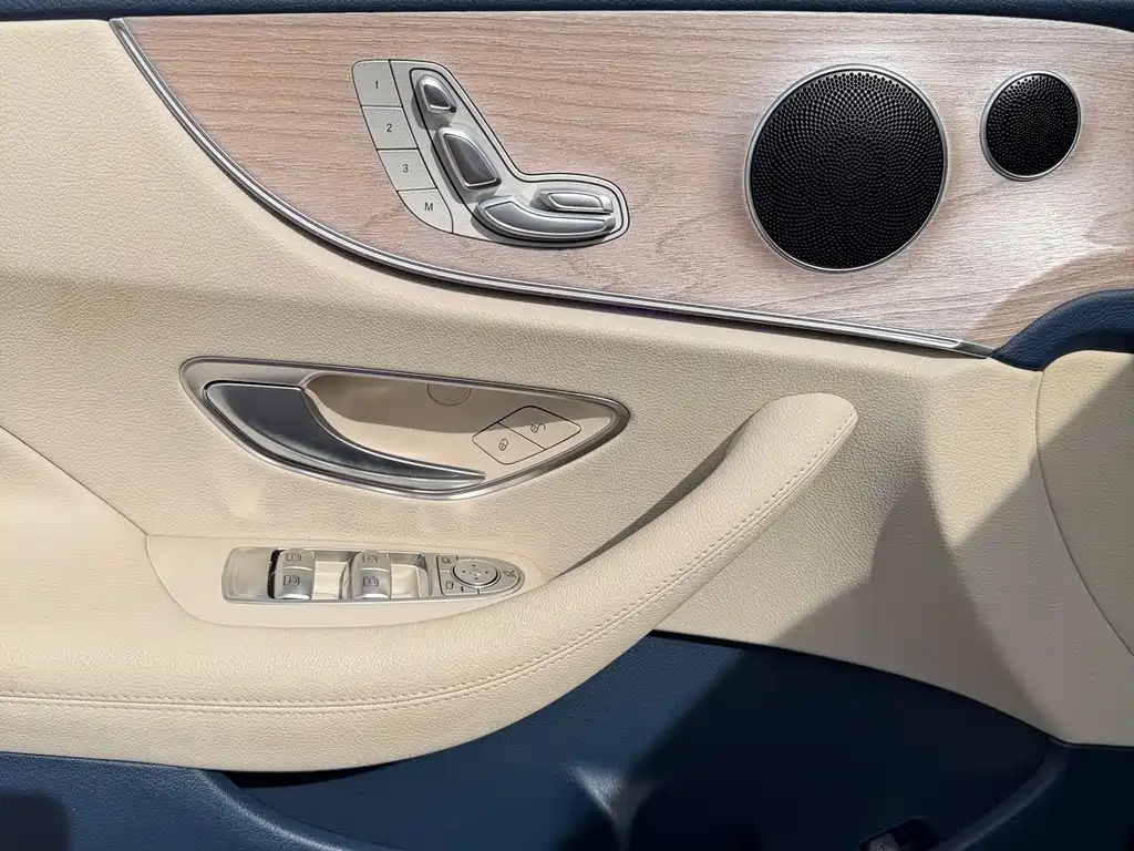 Mercedes-Benz E-Class (Import) — миниатюра 6