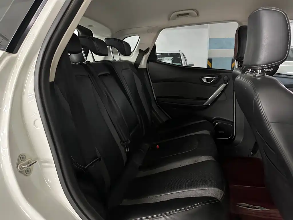 BAIC EX3 — миниатюра 17