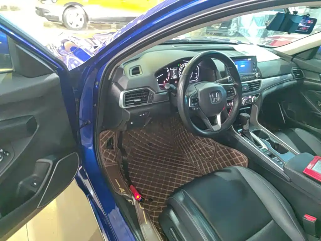 Honda Accord — миниатюра 16