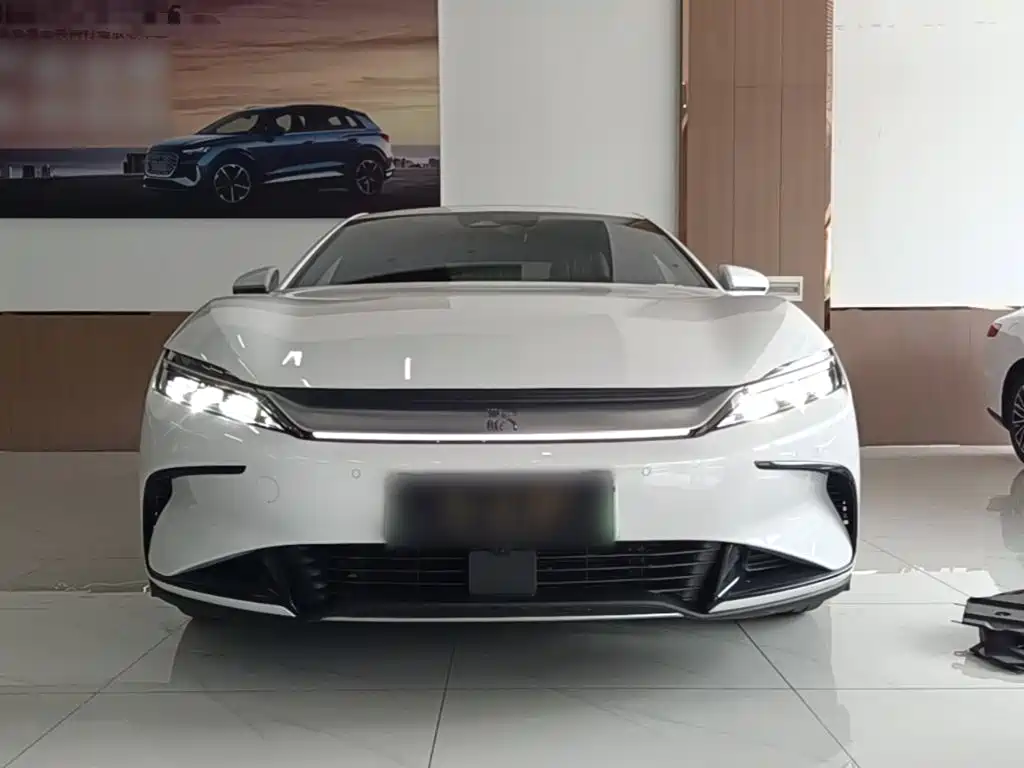 BYD Han — миниатюра 3