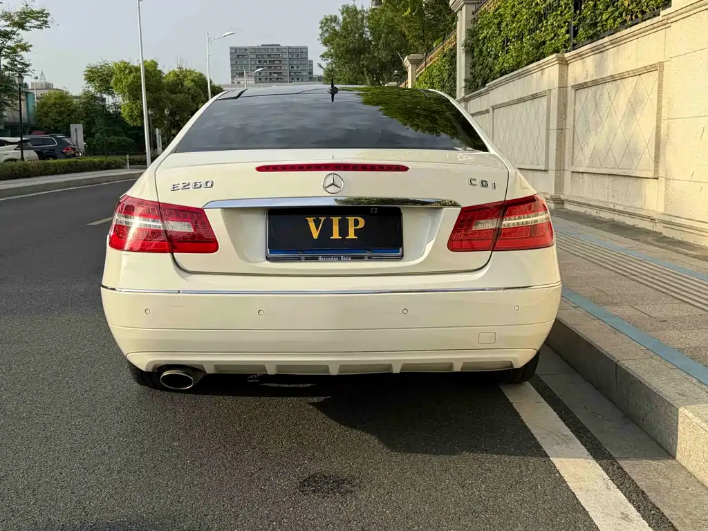 Mercedes-Benz E-Class (Import) — миниатюра 4