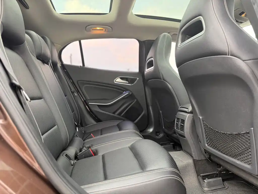 Mercedes-Benz GLA — миниатюра 13
