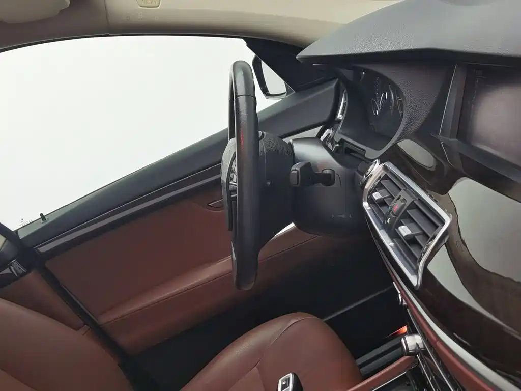 BMW 5 Series GT — миниатюра 22