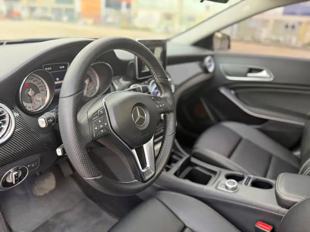 Mercedes-Benz GLA — миниатюра 6