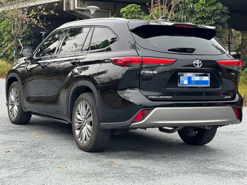 Toyota Highlander 2024 2.5L Luxury 7 мест