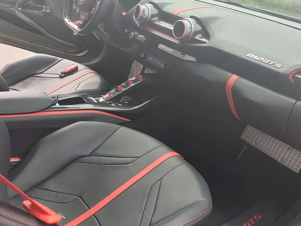Ferrari 812 — миниатюра 10