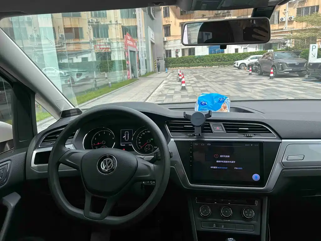 Volkswagen Touran — миниатюра 8