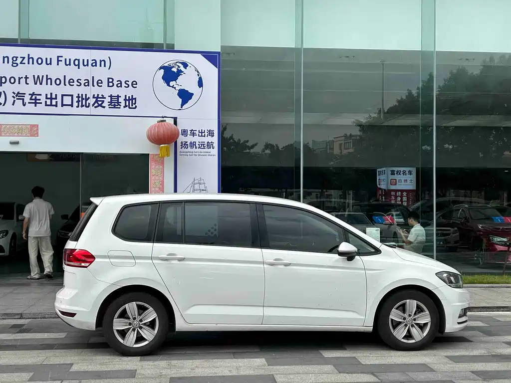 Volkswagen Touran — миниатюра 5