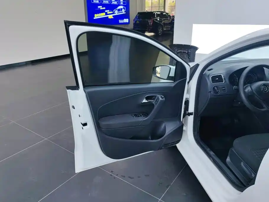 Volkswagen Polo — миниатюра 7