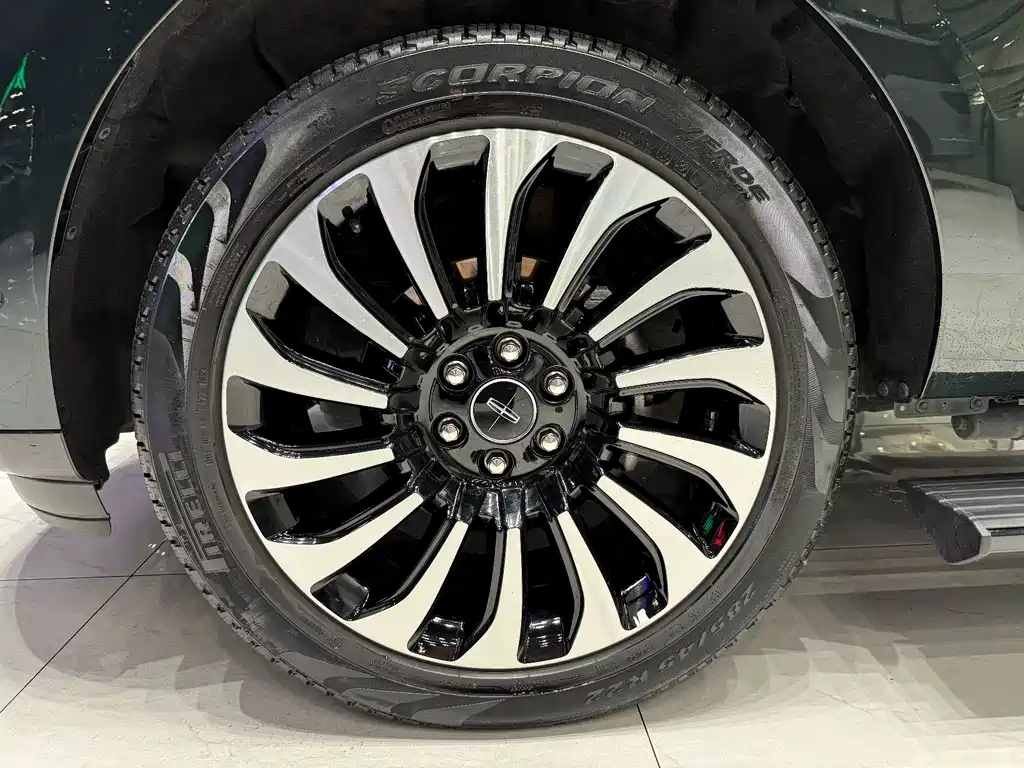 Lincoln Navigator — миниатюра 14