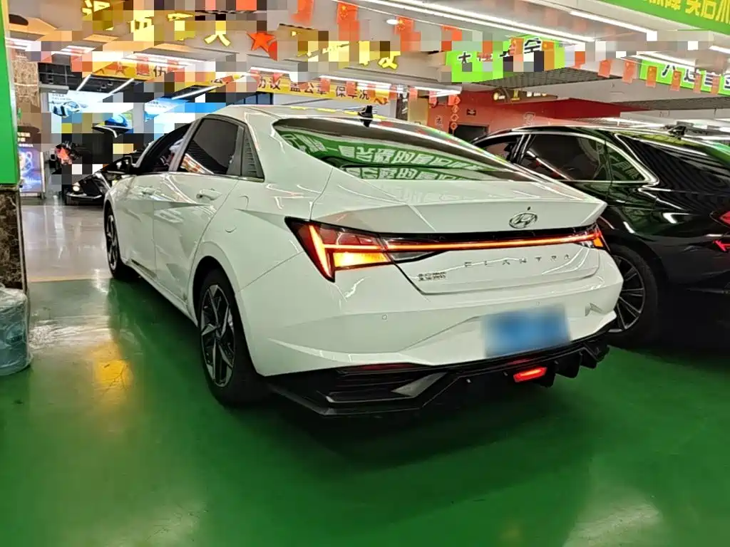 Hyundai Elantra — миниатюра 5
