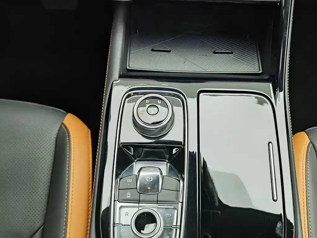 Ford Equator Sport — миниатюра 13
