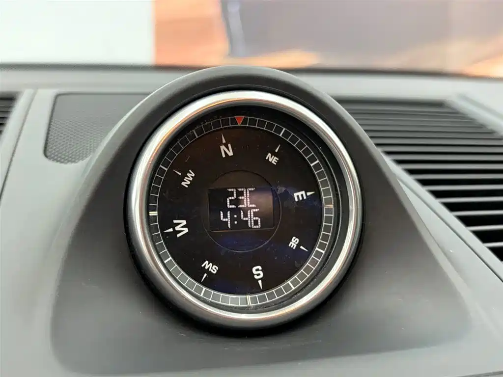 Porsche Macan — миниатюра 9