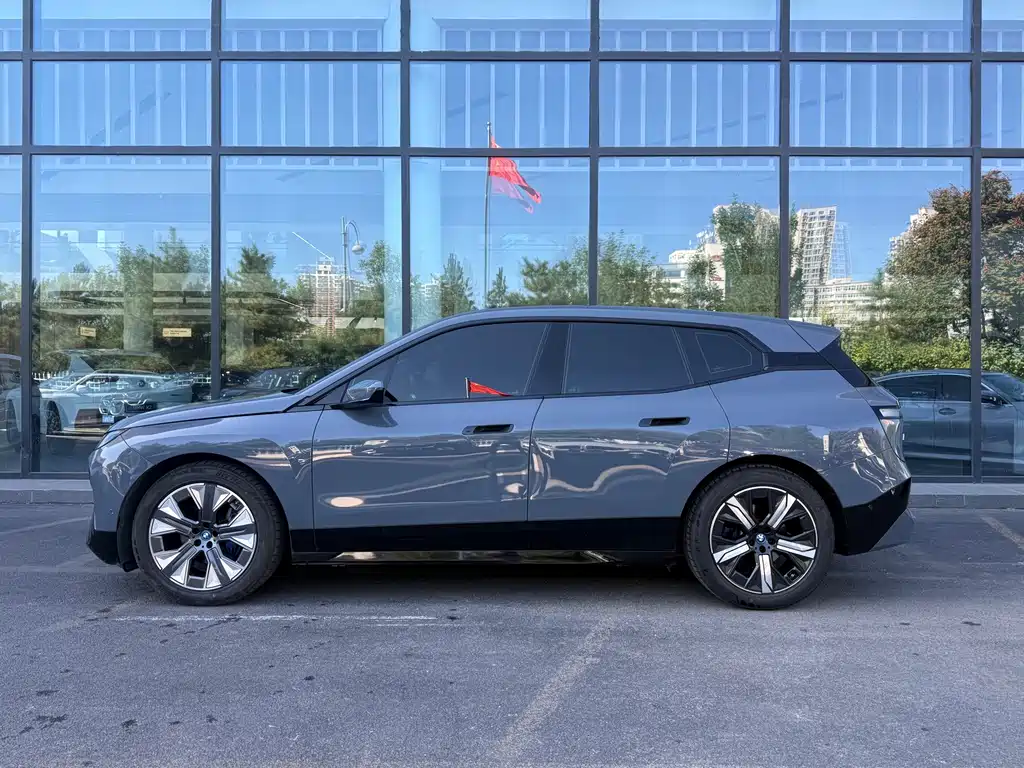 BMW iX — миниатюра 3