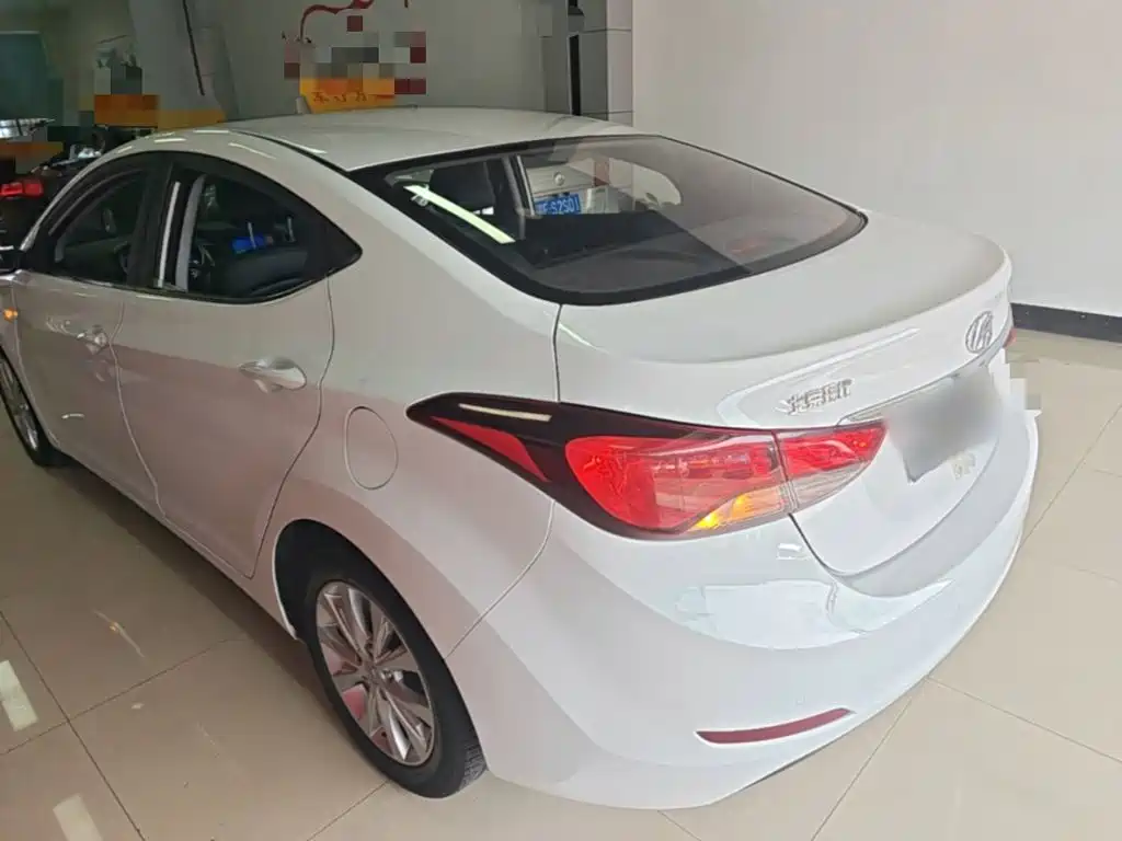 Hyundai Elantra Langdong — миниатюра 5