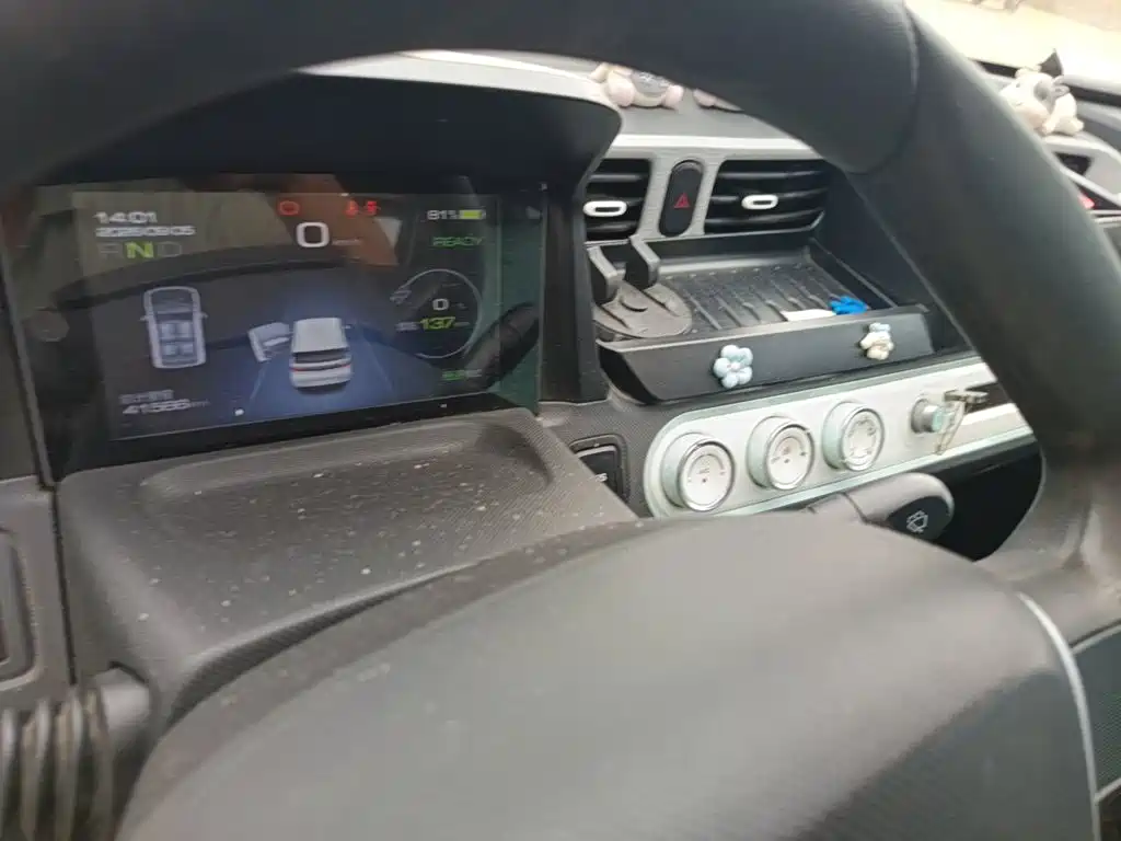 Wuling MINIEV — миниатюра 20