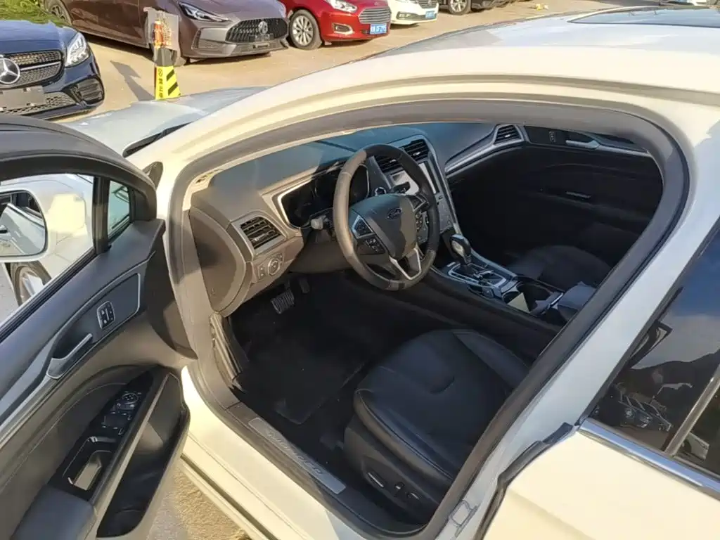Ford Mondeo — миниатюра 16