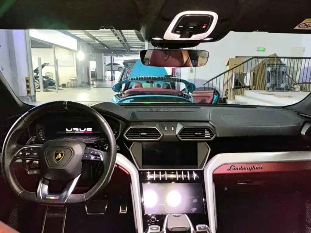 Lamborghini Urus — миниатюра 5