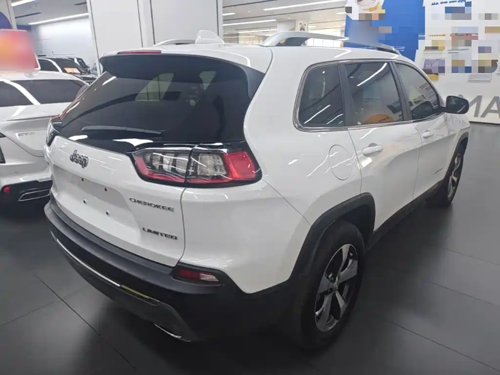 Jeep Cherokee — миниатюра 7