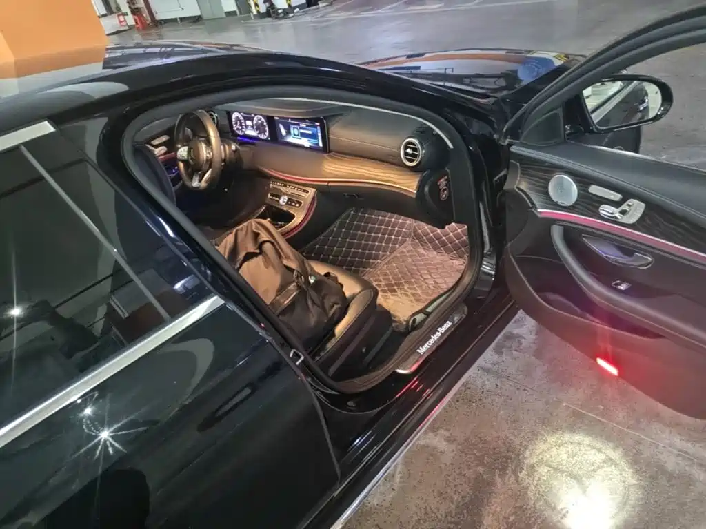 Mercedes-Benz E-Class — миниатюра 9