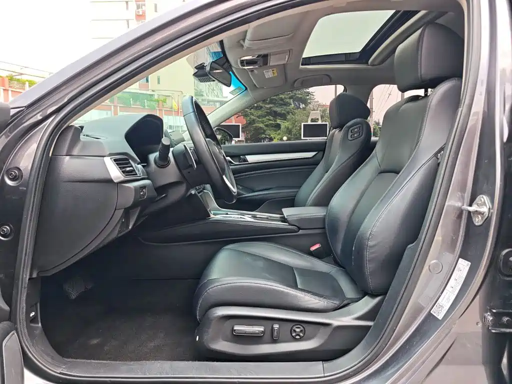 Honda Accord — миниатюра 11
