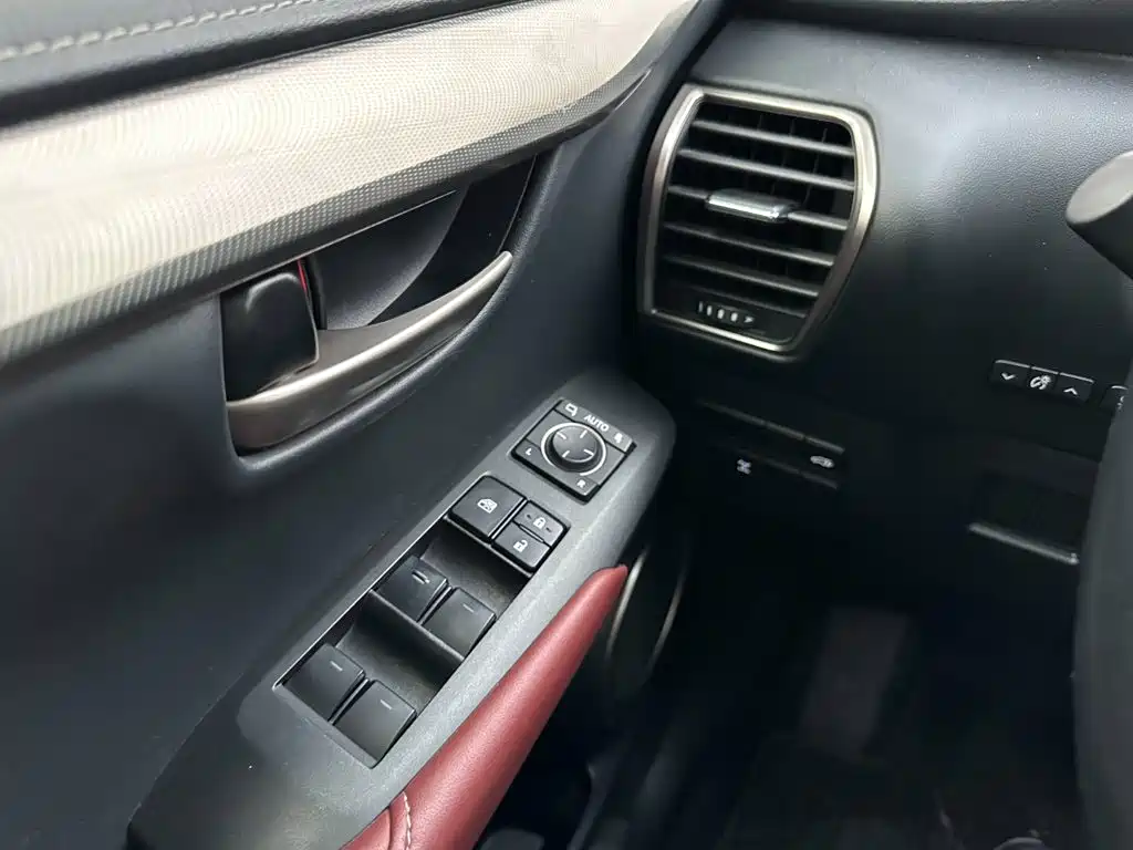 Lexus NX — миниатюра 23