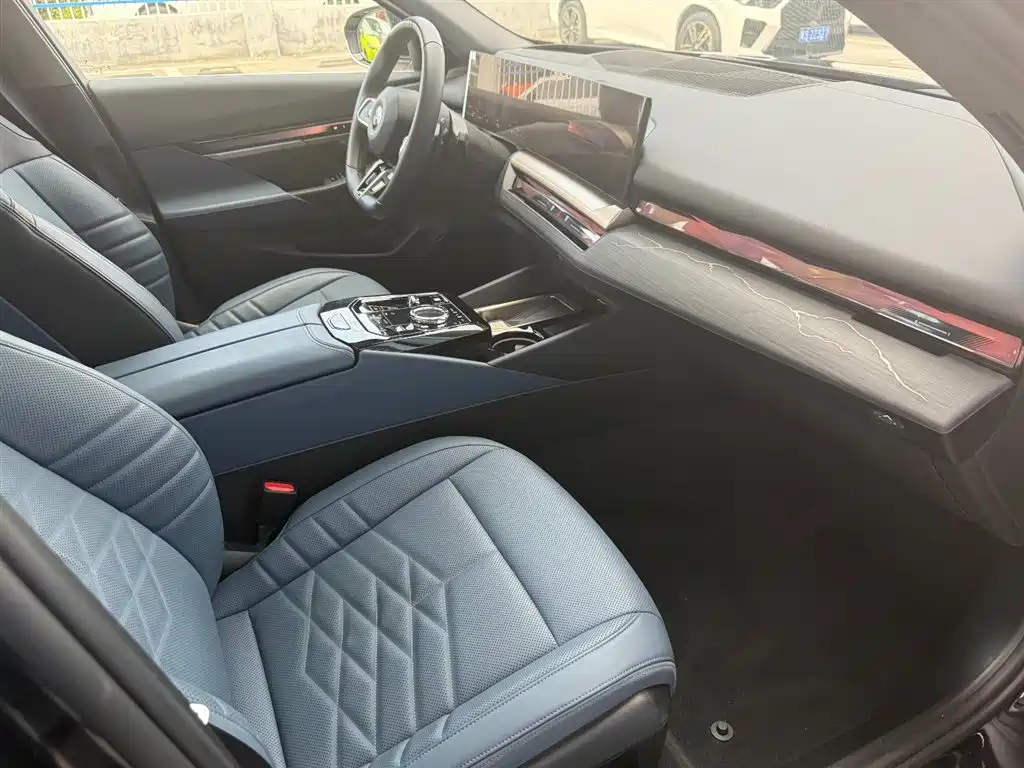 BMW 5 Series 5 2025 530Li Premium M Sport