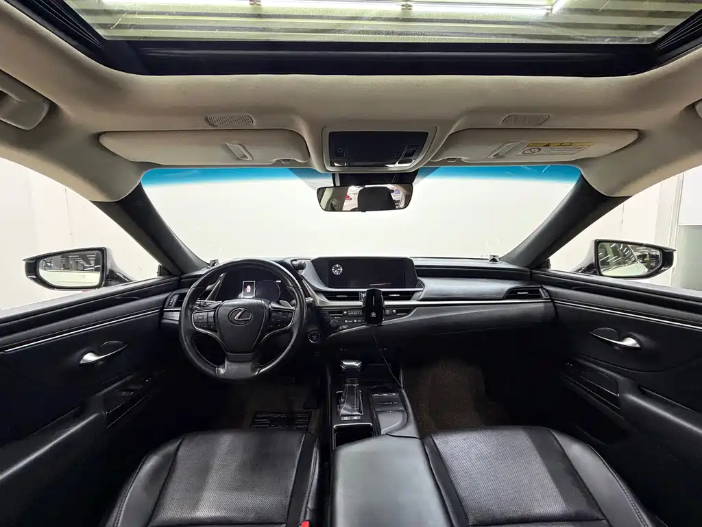 Lexus ES — миниатюра 6