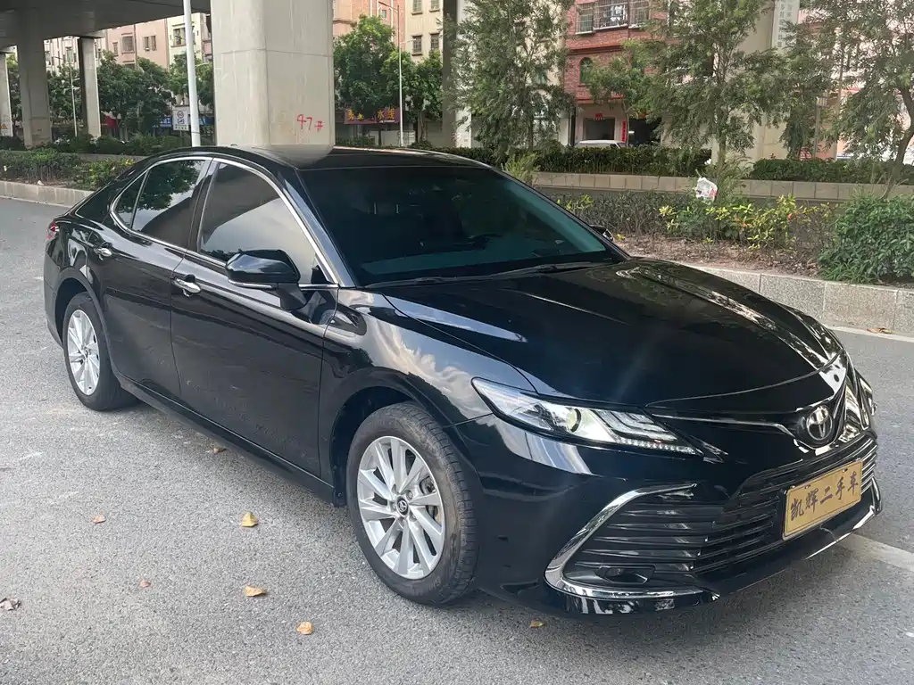 Toyota Camry — миниатюра 3