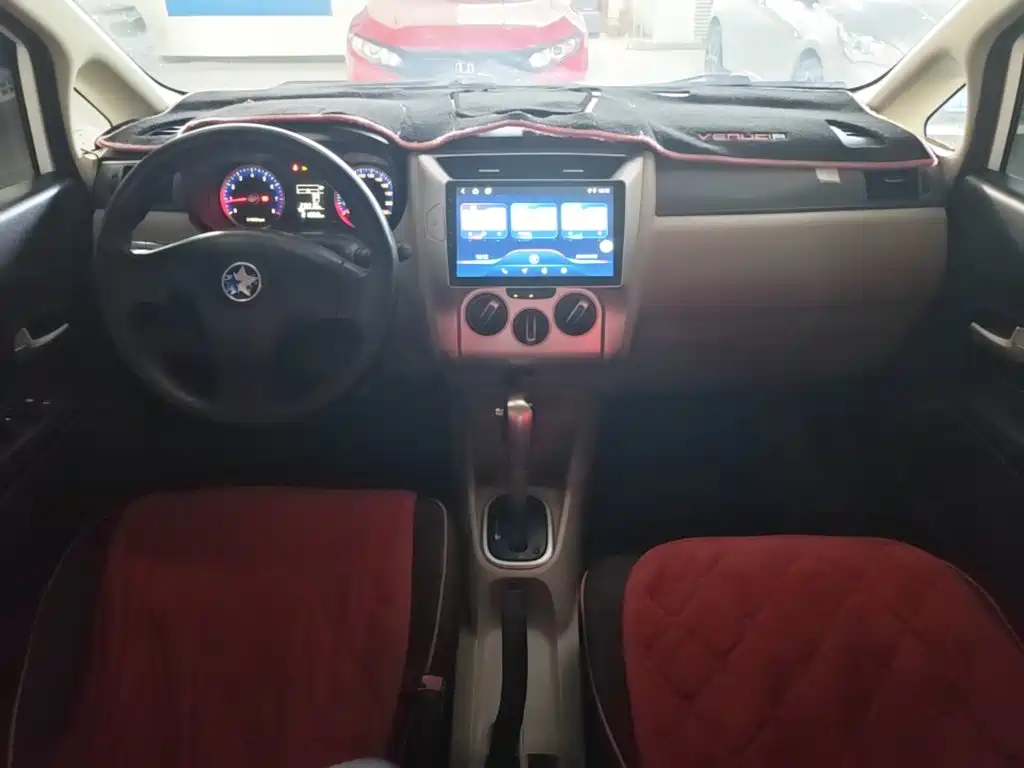 Venucia R50 — миниатюра 10