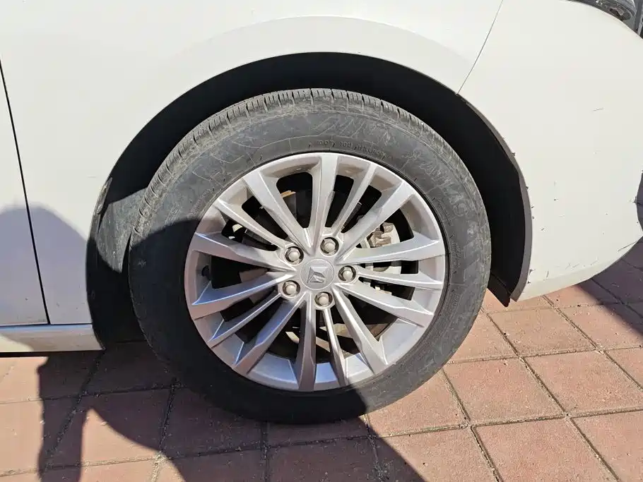 Baojun RC-5 — миниатюра 6