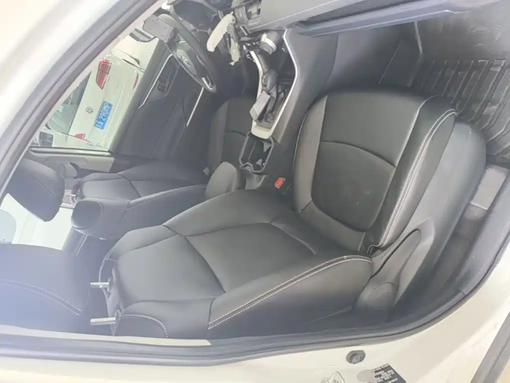 Toyota RAV4 — миниатюра 25