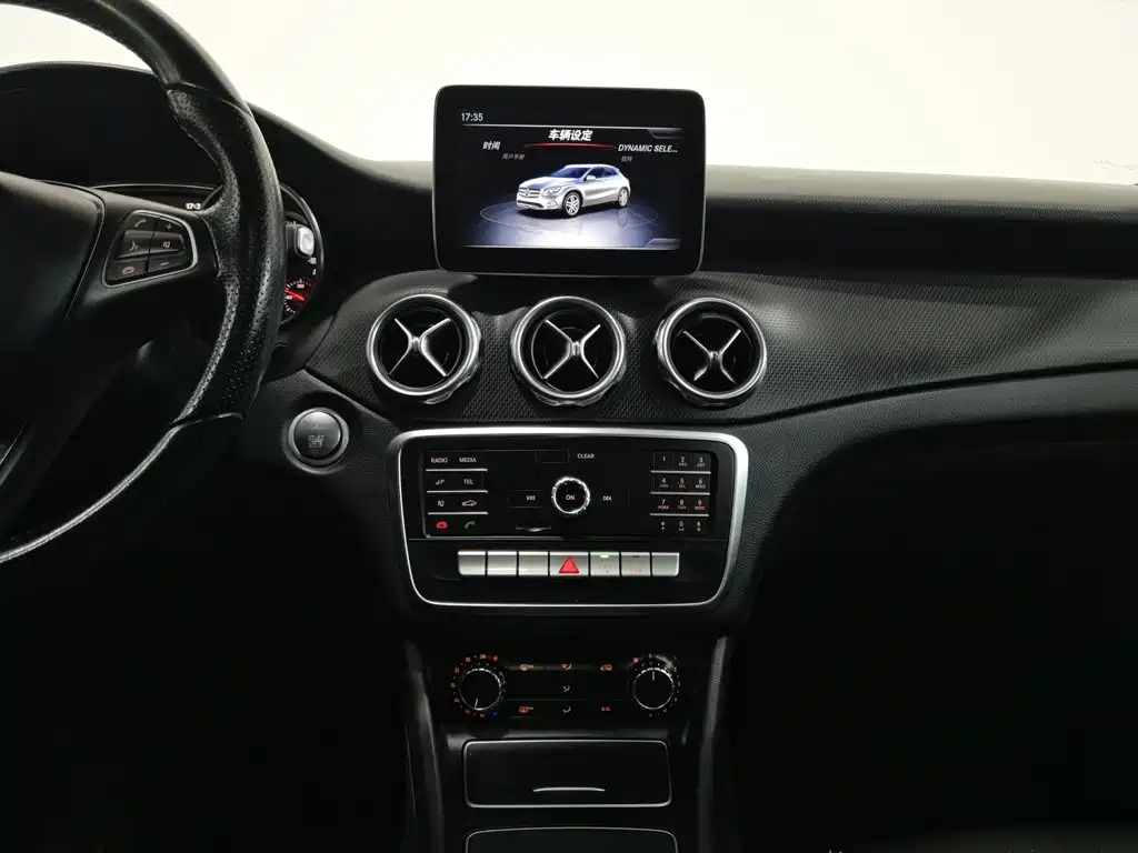 Mercedes-Benz GLA — миниатюра 12