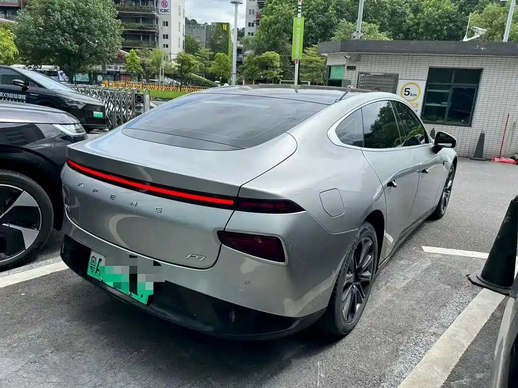 XPeng P7 — миниатюра 3