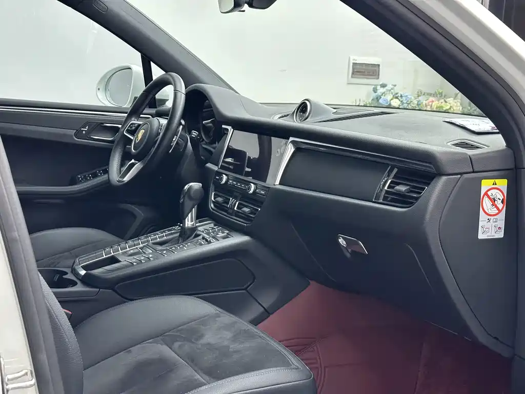 Porsche Macan — миниатюра 16