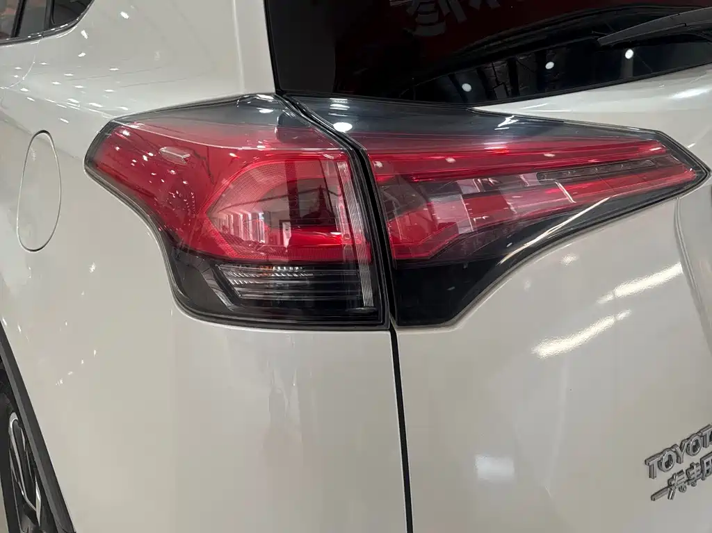 TOYOTA RAV4 RONGFANG