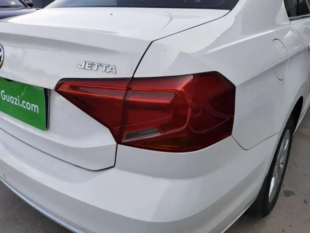 Volkswagen Jetta — миниатюра 8