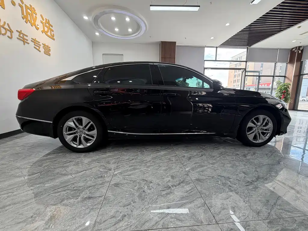 Honda Accord — миниатюра 7