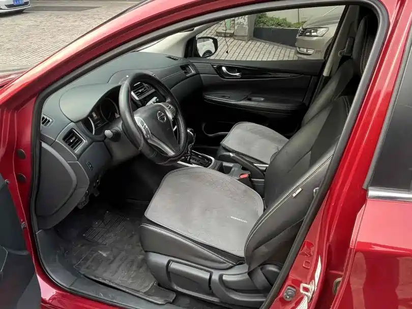 Nissan Tiida — миниатюра 3