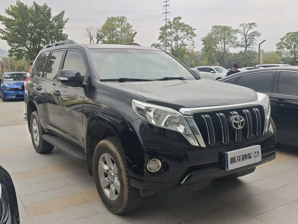 TOYOTA PRADO