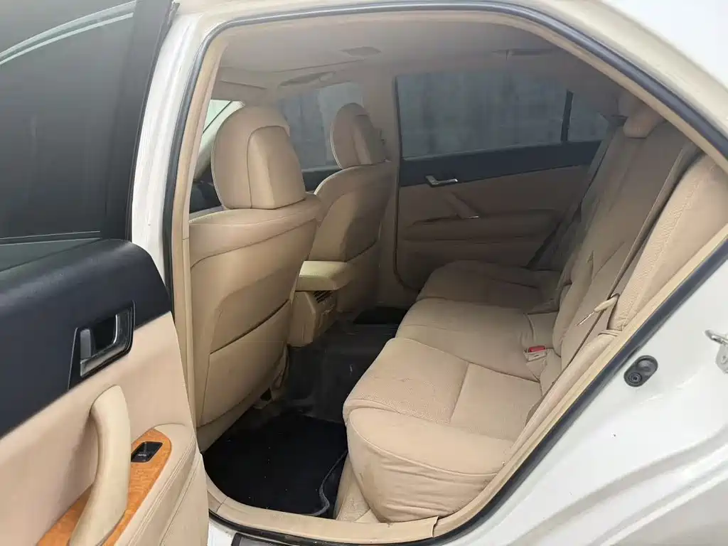 Toyota Reiz — миниатюра 9