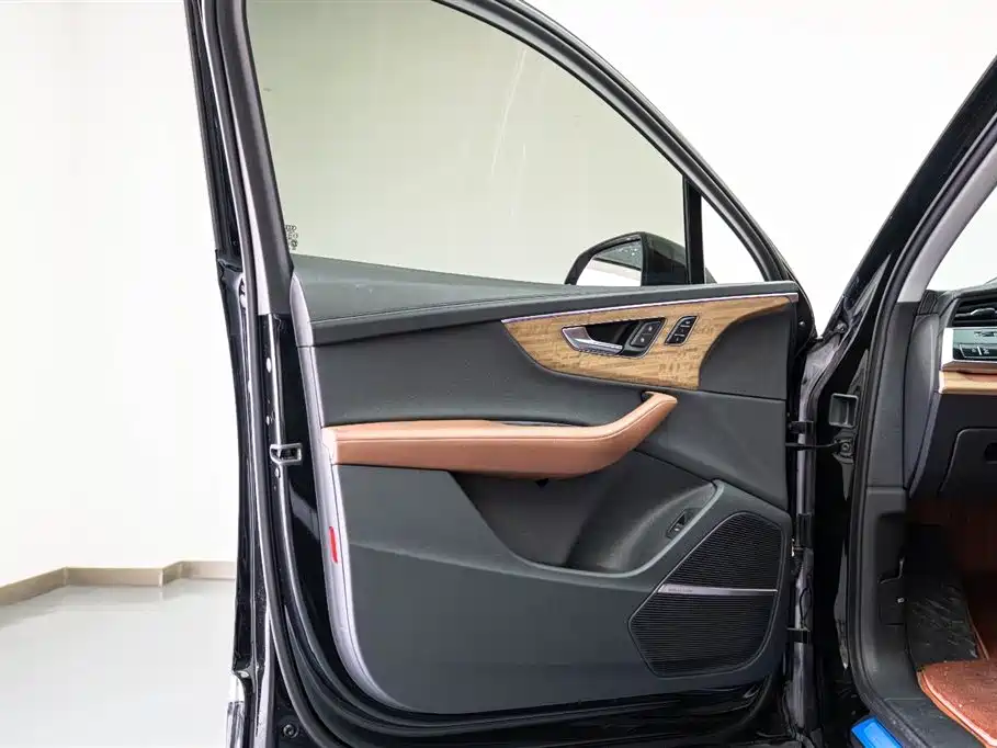 Audi Q7 2023 55 TFSI quattro S Luxury