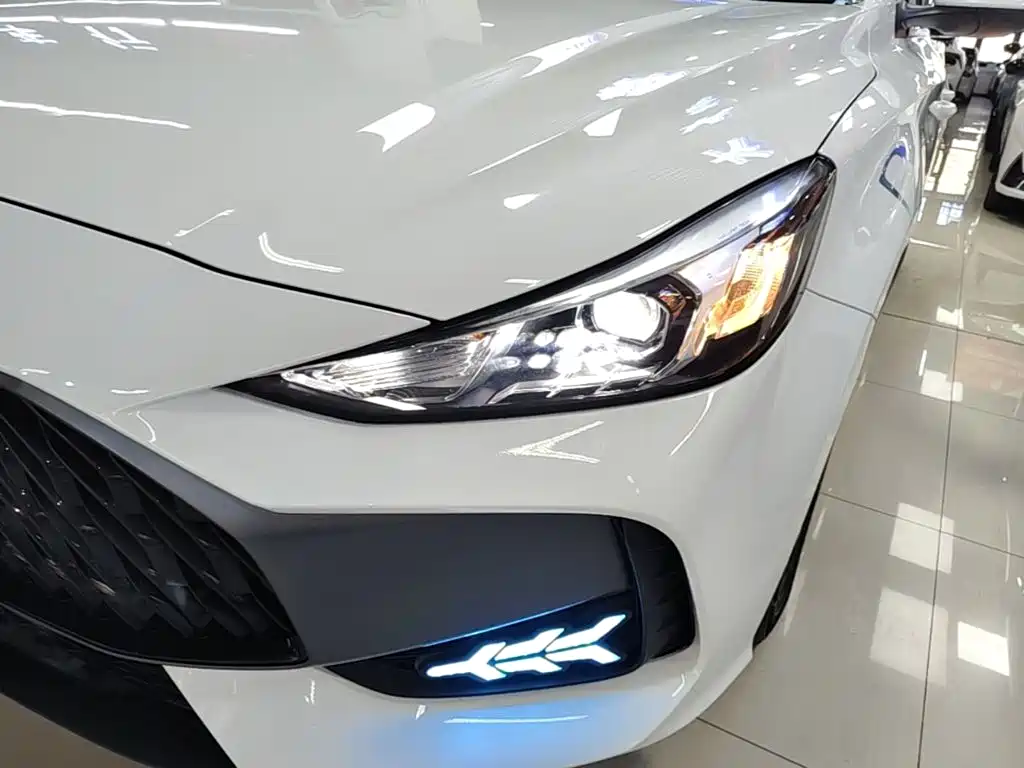 MG MG5 — миниатюра 24